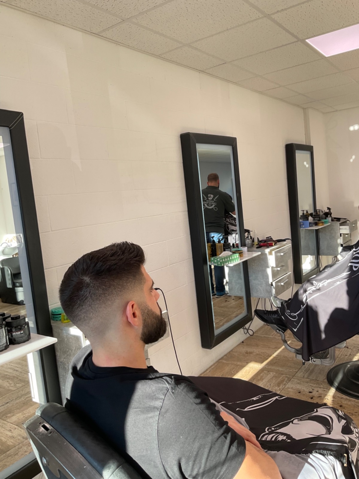 VINTAGE BARBERSHOP — Lancy